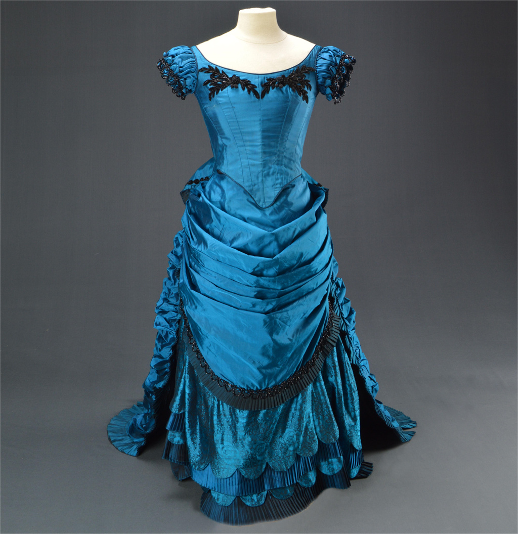 ภาพยนตร์สัมภาษณ์กับแวมไพร์ Cla - Evening Gown บทวิจารณ์และราคา